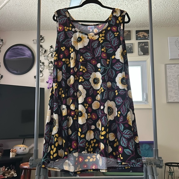 EUC 3XL LuLaRoe Multi-Colored Floral Tank. From a non-smoking/pet friendly home. - Picture 1 of 1